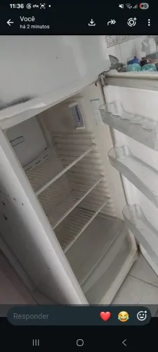 Geladeira toda Boa, apenas marcas de uso