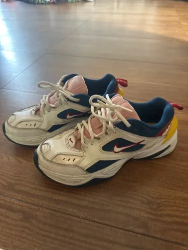 Tênis Nike super novo