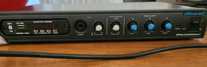 Amplificador de som Oneal Om 2000ec Bluetooth 60W