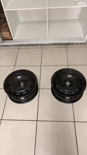 Roda de ferro aro 15 Renault Sandero