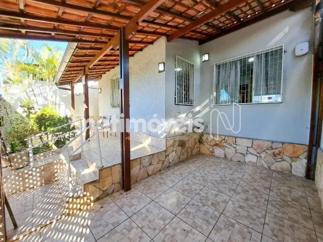 Casa plana 3 quartos à venda  Santa Amélia | Entrada independente!