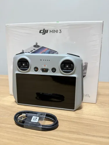 Controle remoto com tela DJI RC 1