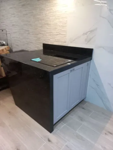 Cozinha de granito planejada