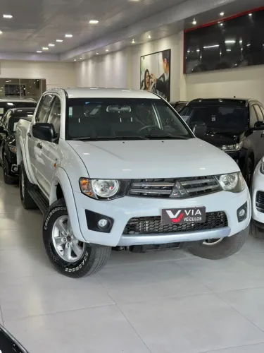 Mitsubishi L200 Triton HLS 2.4 Flex 16V CD Mec. 2016