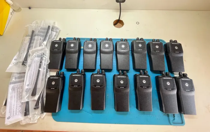 Kit com 13 rádios ep450 UHF somente rádio e ant a 