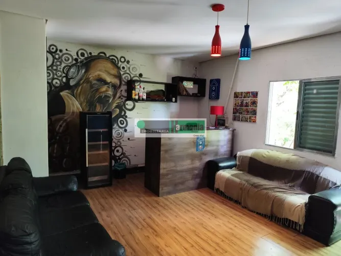 Casa Bem Localizada c/ 60m² e 3 Dorms. A 1 Quadra da Avenida Sumaré.