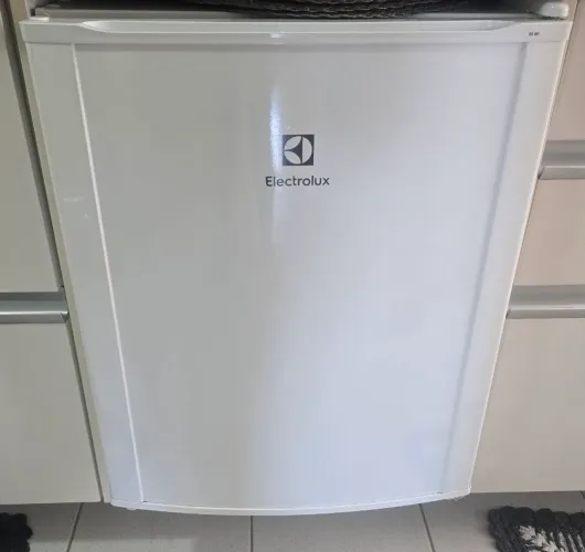 Frigobar Electrolux 79L - 127v