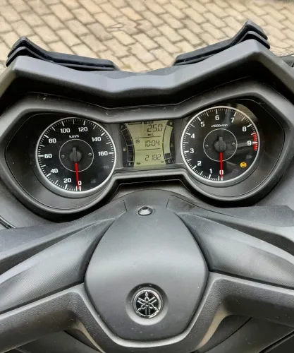 Yamaha XMAX 250 2023