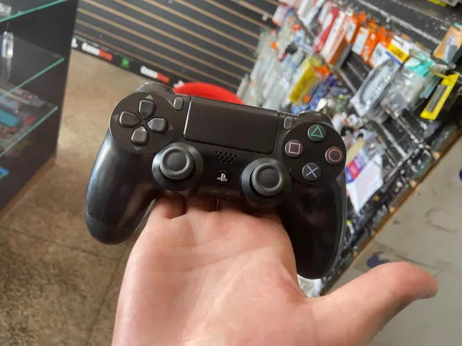 Manete original PlayStation 4