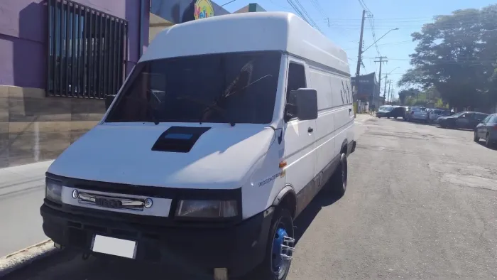 Iveco Daily Furgão Longo 49.1 8V2 2.8 120cv Diesel Mec. 2001