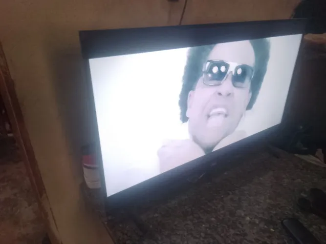 Vendo TV 32 polegadas
