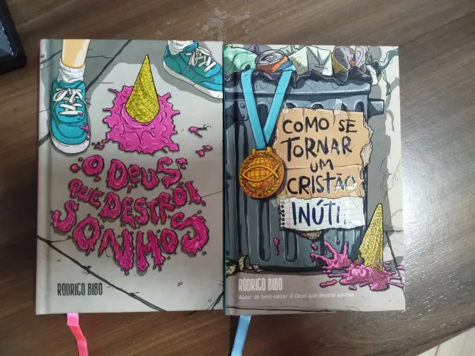 Kit 2 livros Capa Dura - Como se tornar um Cristão inútil + O Deus que Destrói sonhos