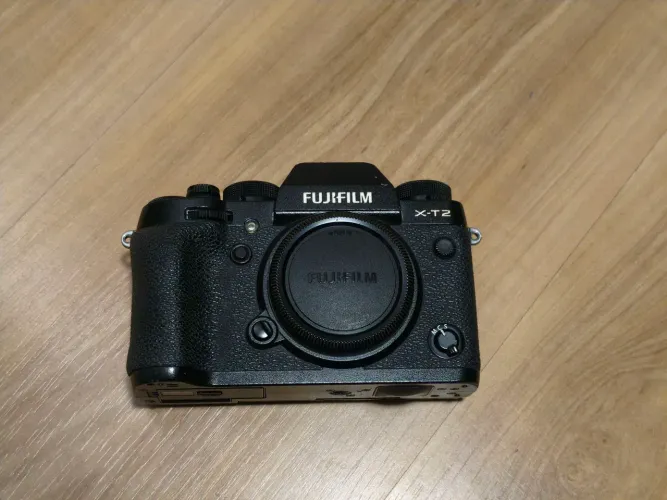 Câmera Fujifilm X-T2 preta Corpo + lente Viltrox 28mm 4.5