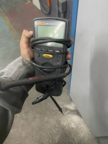 Megometro Fluke 1507