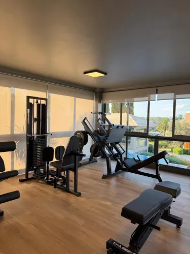 Lote com mais de 15 equipamentos de academia 