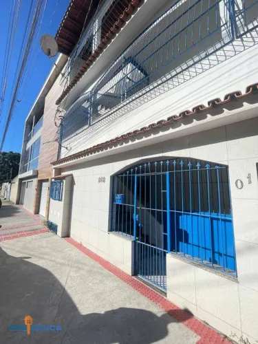 Casa com 3 dormitórios para alugar, 200 m² por R$ 2.341,67/mês - Cocal - Vila Velha/ES