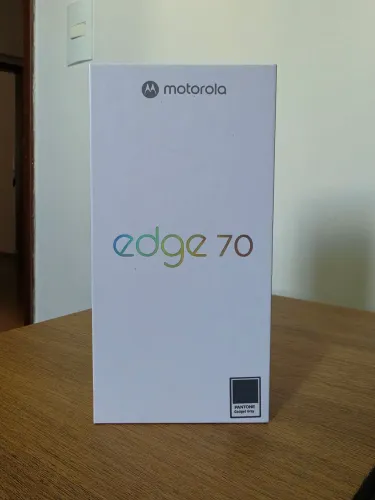Celular Motorola Edge 70 Cinza 256GB Novo com Garantia