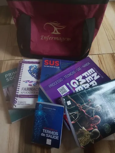 Kit de livros Enfermagem + Bolsa