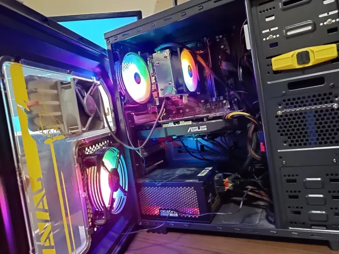 Desktop Ryzen 5 1600 + RX580 4GB