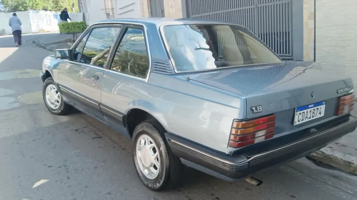 Chevrolet Monza GL 1.8 Efi/ SL/ L/ 650/barc. 2e4p 1990