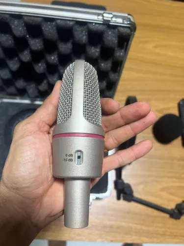 Microfone AKG C3000 condensador 