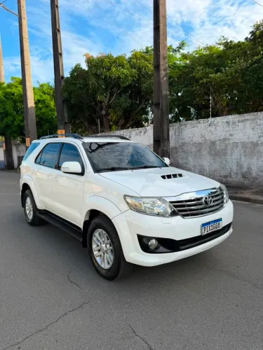 Toyota Hilux SW4 SRV D4-d 4X4 3.0 TDI Dies. AUT 2015
