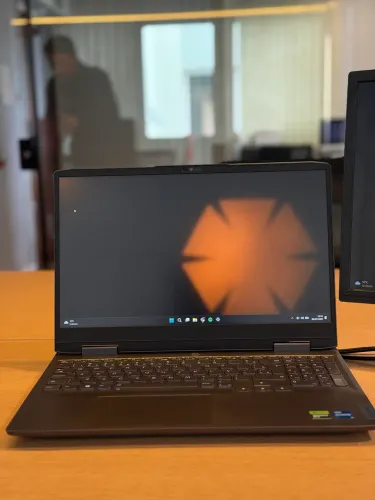 Notebook Gamer Lenovo LOQ 15IRH8 