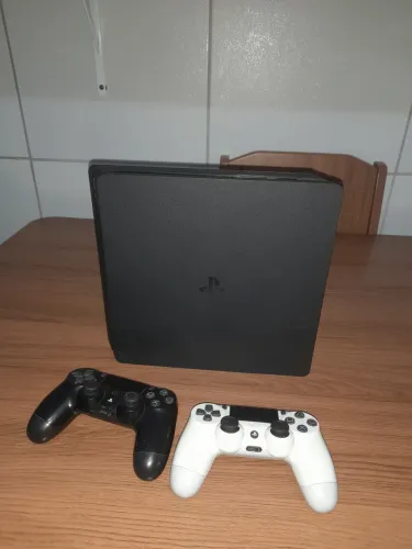 Ps4 slim 1T
