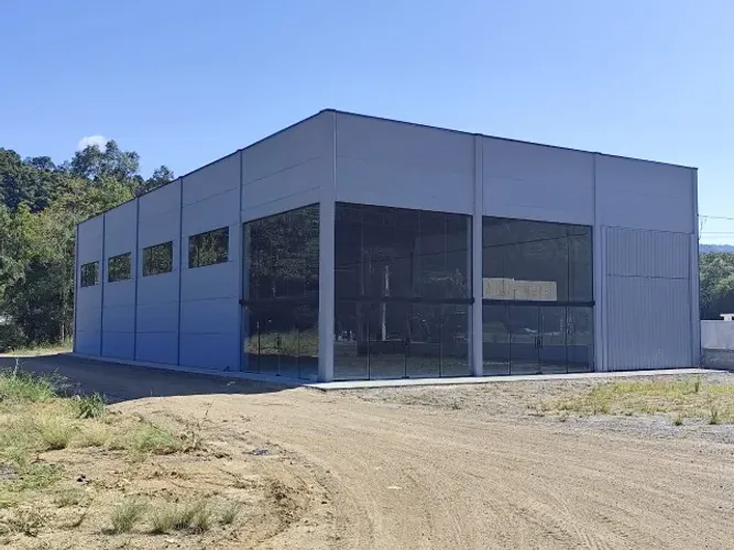 ALUGA-SE GALPÃO COMERCIAL NOVO DE 480 M² - ALFREDO WAGNER/SC