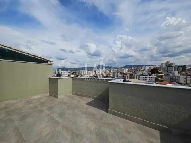 Cobertura à venda, 3 quartos, 1 suíte, 2 vagas, Floresta - Belo Horizonte/MG