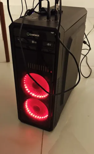 Vendo Computador (Athlon 200GE, 16GB, SSD 1TB, RX 550 4GB, Wi-Fi 6)