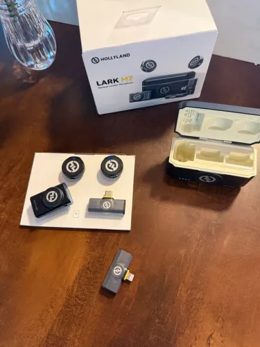 Kit Microfone Lapela Sem Fio Hollyland Lark M2 Combo USB-C e Lightning NOVO