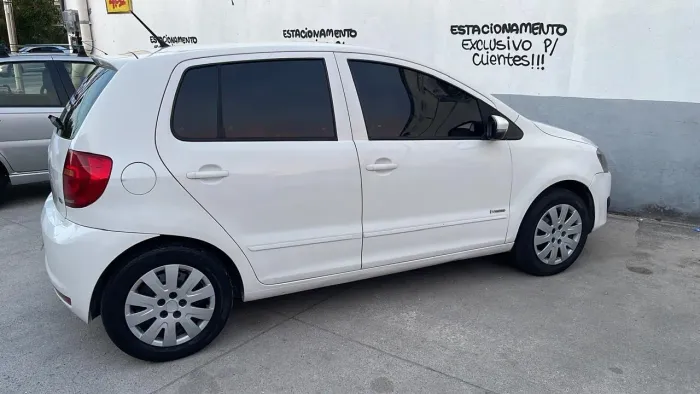 Volkswagen Fox 1.6 MI Total Flex 8V 5P 2012