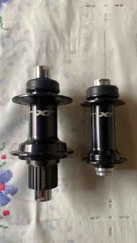 Cubos shimano XT8110