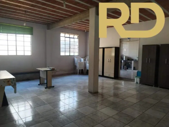 Imóvel à venda no bairro Maria Helena ideal para templo religioso.