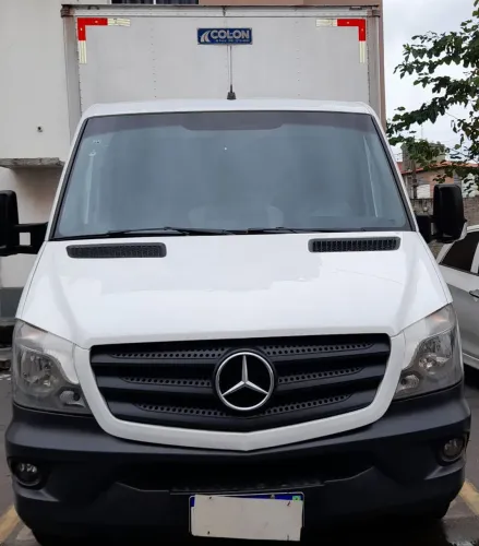 Caminhão Sprinter 2019 415