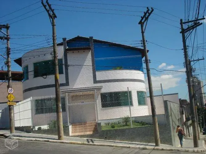 Prédio localizado próximo à estação de metrô Vila Formosa!! 220 mts.