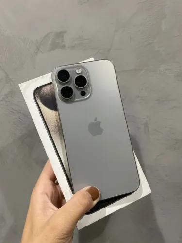 Iphone 15 Pro Max / 256gb / SemiNovo / aceitamos o seu na troca