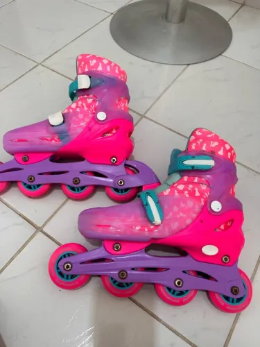 Patins semi novo