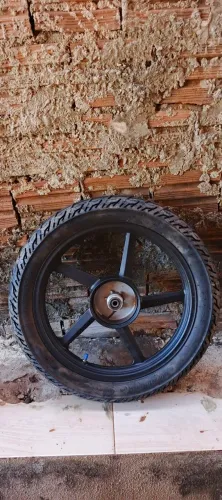 Roda zera nunca usado e pneu e não é remolde e zero