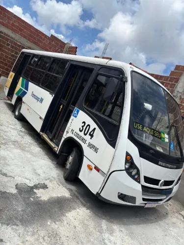 NEOBUS TUNDER + 2013 (26 lugares)