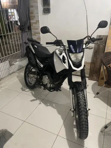 Crosser 2015, ipva pago, Divido no Cartão