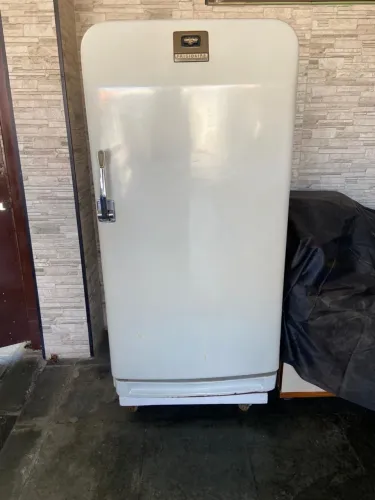 Geladeira Frigidaire Retrô - Estilo Vintage Original