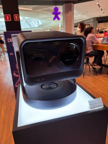 Projetor Hisense C2 Ultra ? Cinema em Casa