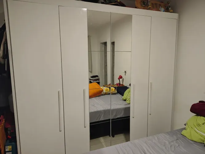 Guarda-roupa 6 portas