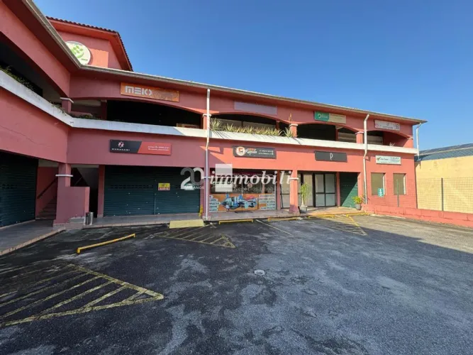 Loja à venda em Cotia, Granja Viana, com 32 m², Centro Comercial West Garden