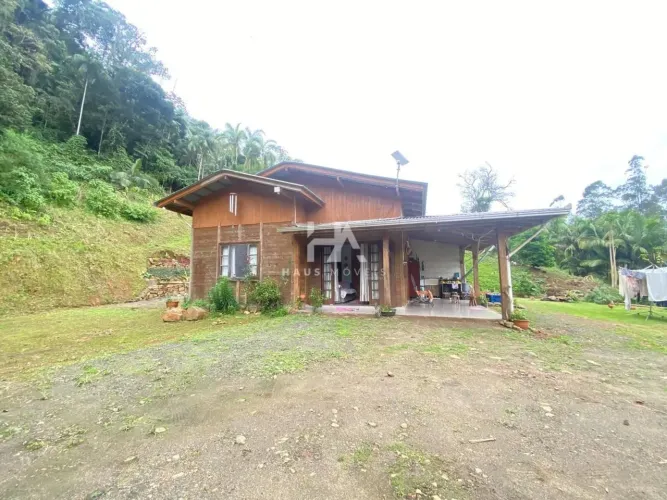 Fazenda à venda em Rio Hern com 74 m² e 2 dormitórios/quartos disponíveis.