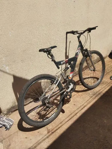 Bicicleta aro 26 com suspensão ? R$ 350