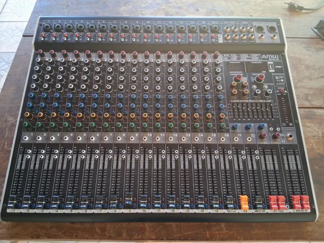Mesa AMW Q16V3 16 CANAIS