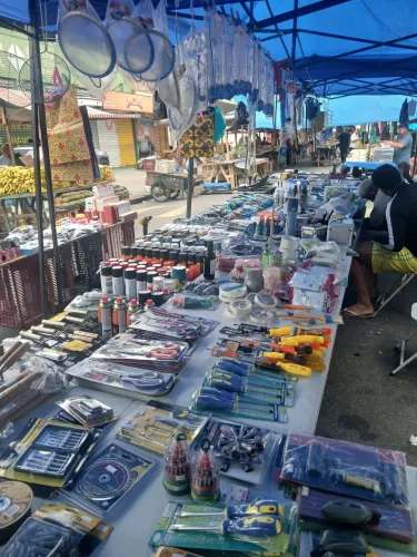 Vendo para feirante, estrutura completa, porteira fechada.